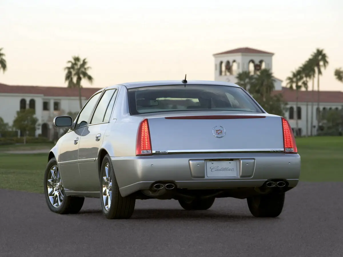 Cadillac DTS 2005 – 2011 Седан — photo 3