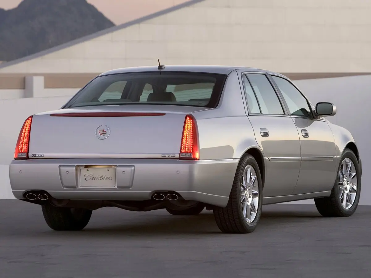 Cadillac DTS 2005 – 2011 Седан — photo 4