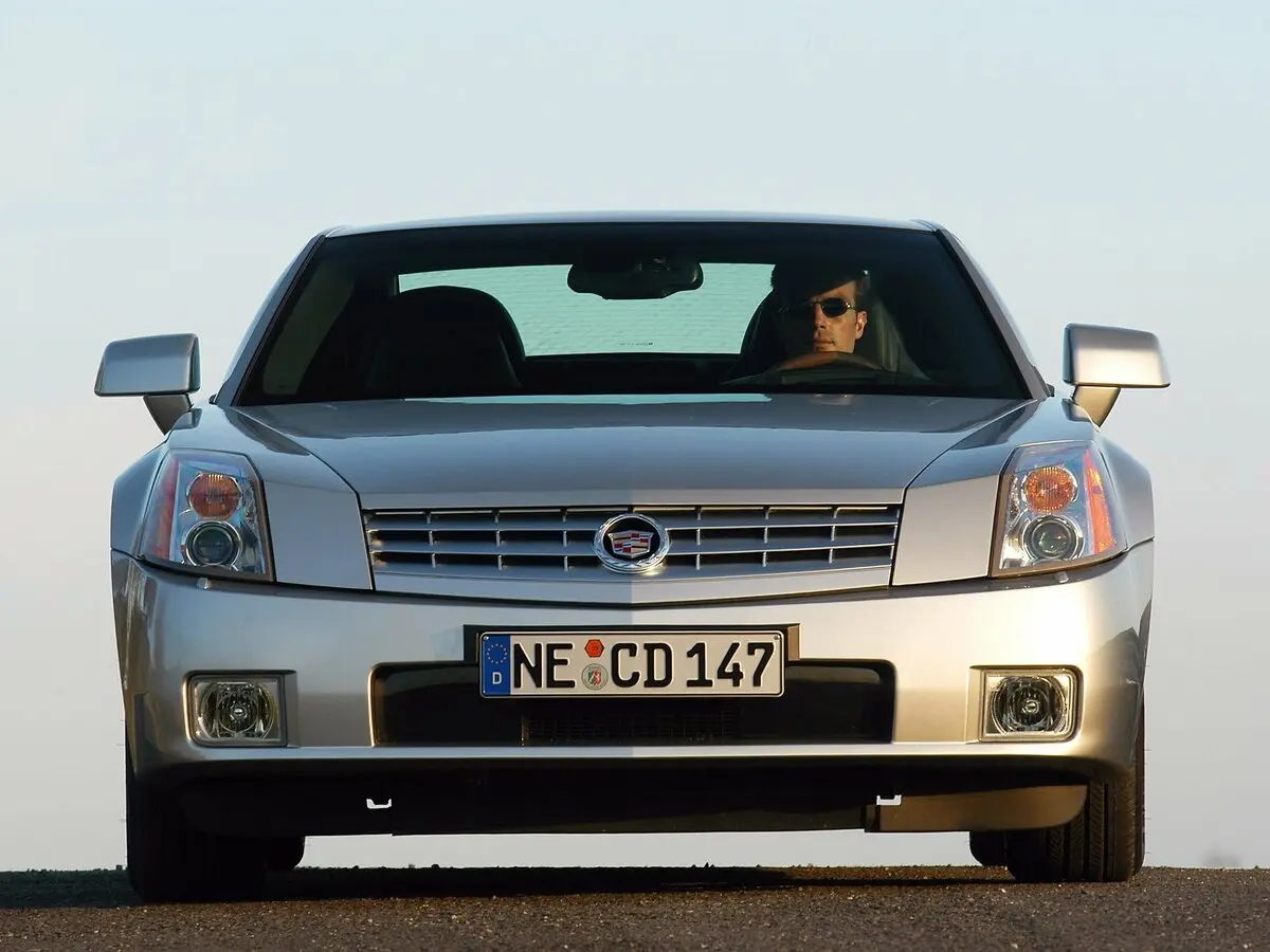 Cadillac XLR 2003 – 2009 Родстер — сүрөт 3