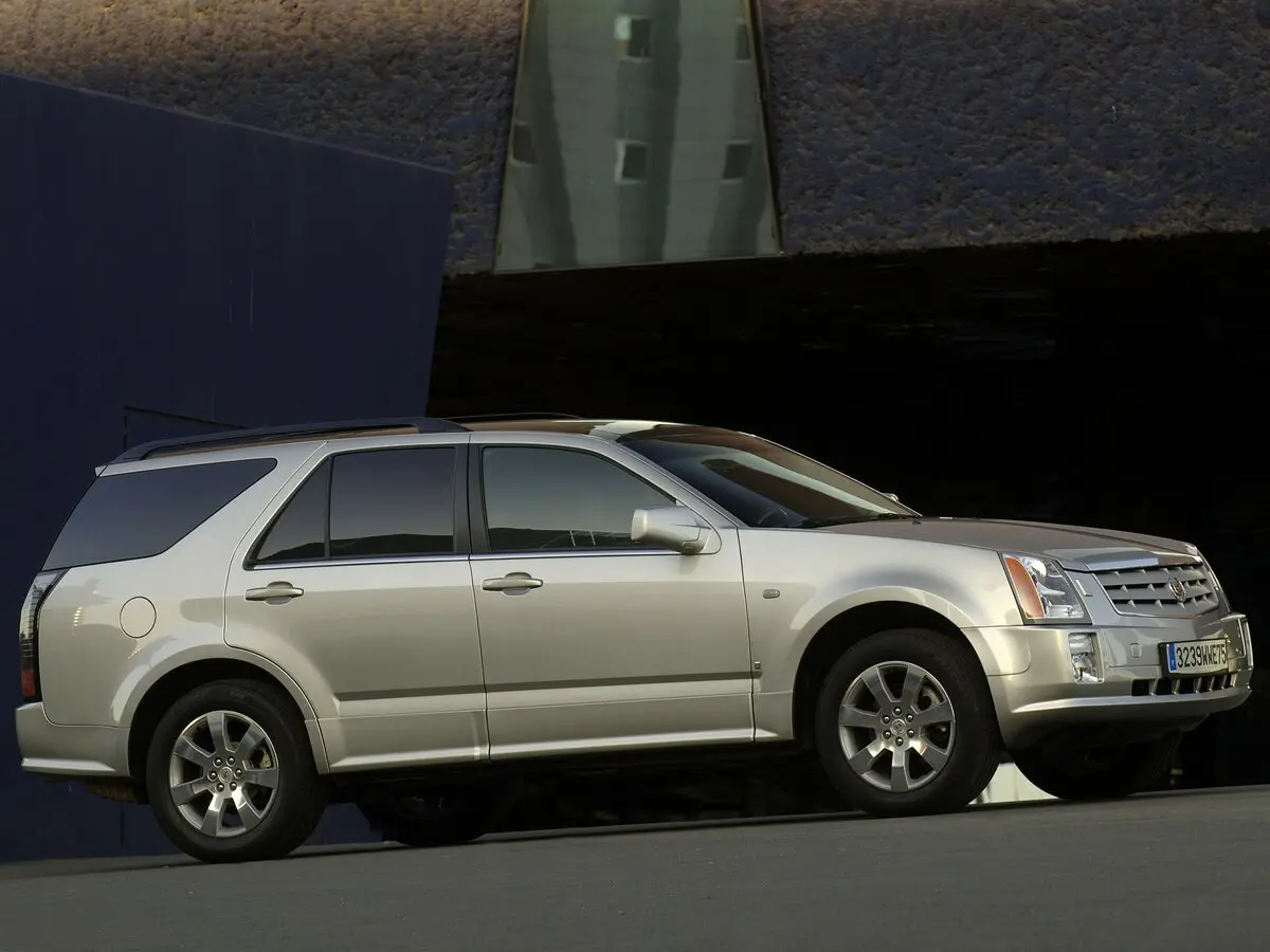 Cadillac SRX I Внедорожник 5 дв. — photo 2