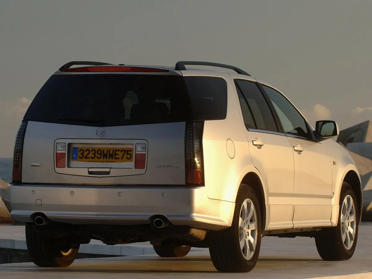 Cadillac SRX I Внедорожник 5 дв. — photo 4