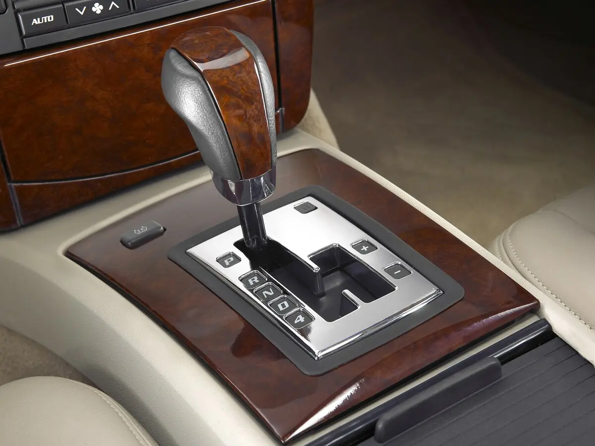 Cadillac SRX I Внедорожник 5 дв. — photo 9