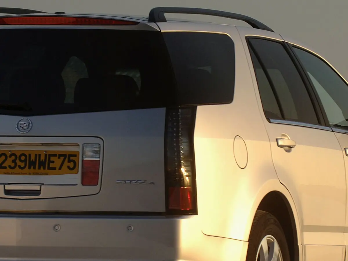 Cadillac SRX I Внедорожник 5 дв. — photo 12