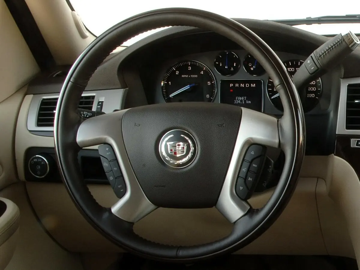 Cadillac Escalade III Внедорожник 5 дв. — сүрөт 10
