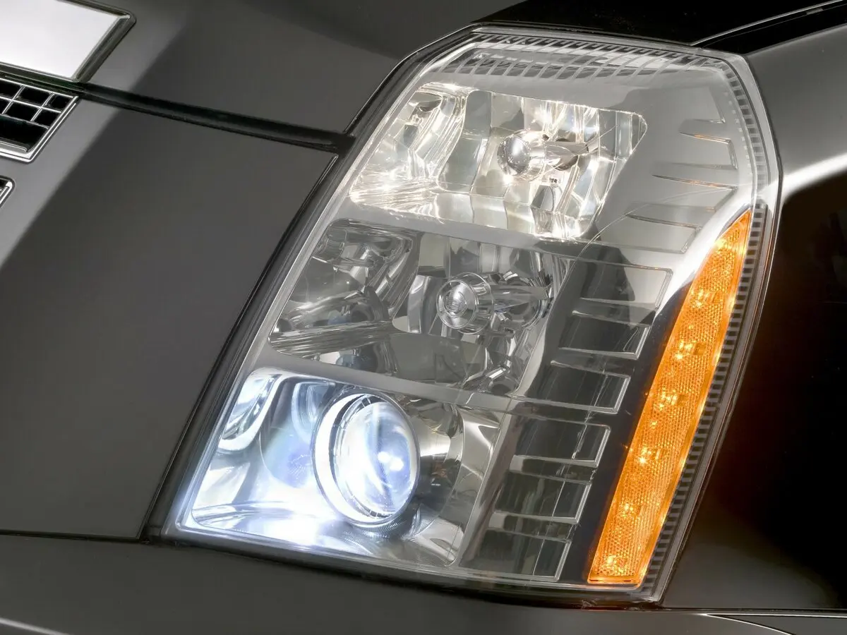 Cadillac Escalade III Внедорожник 5 дв. — сүрөт 16