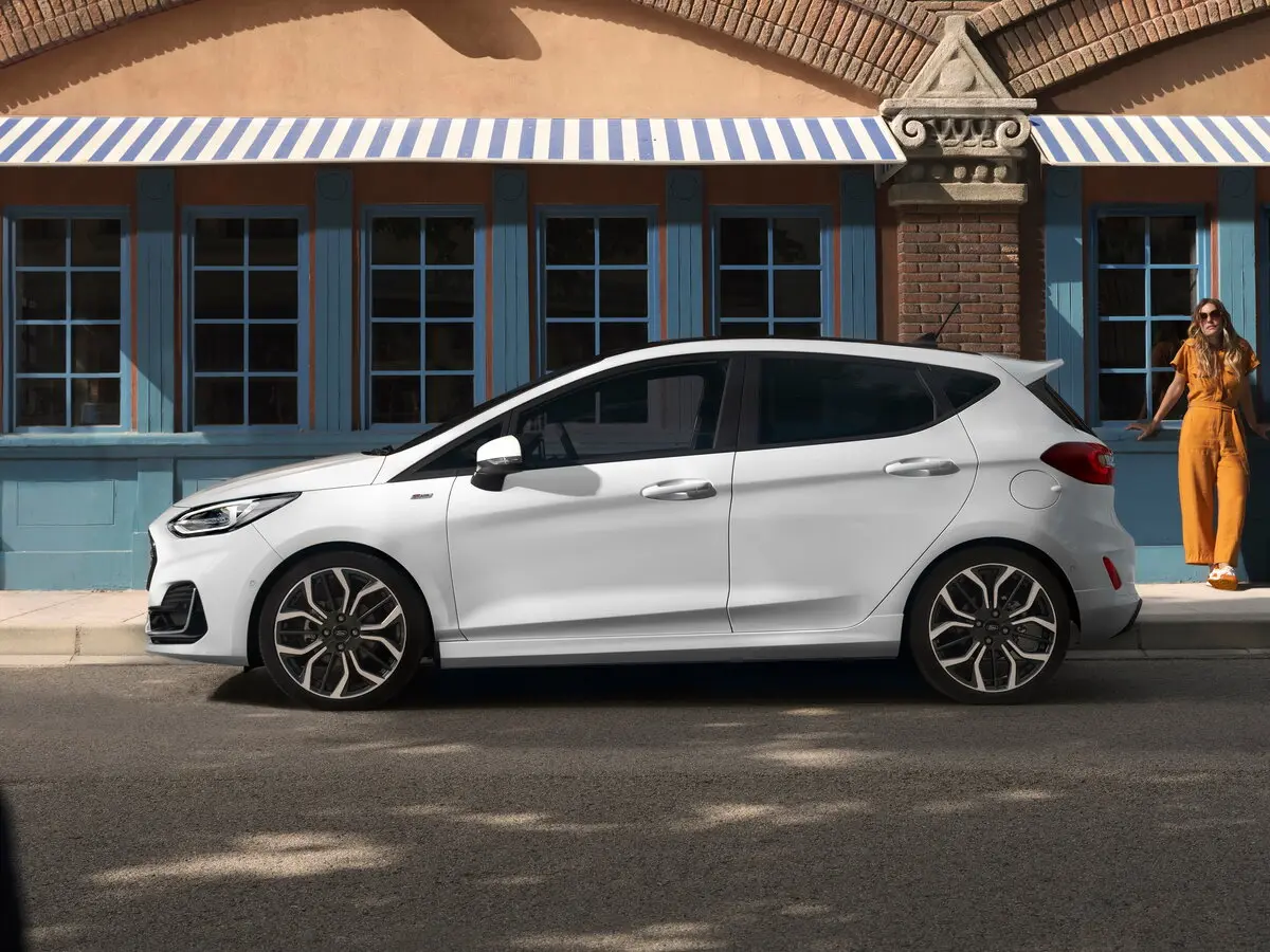 Ford Fiesta Mk7 Рестайлинг Хэтчбек 5 дв. — сүрөт 2