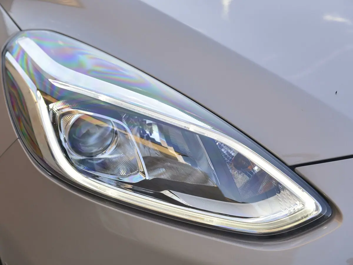 Ford Fiesta Mk7 Рестайлинг Хэтчбек 5 дв. — сүрөт 14
