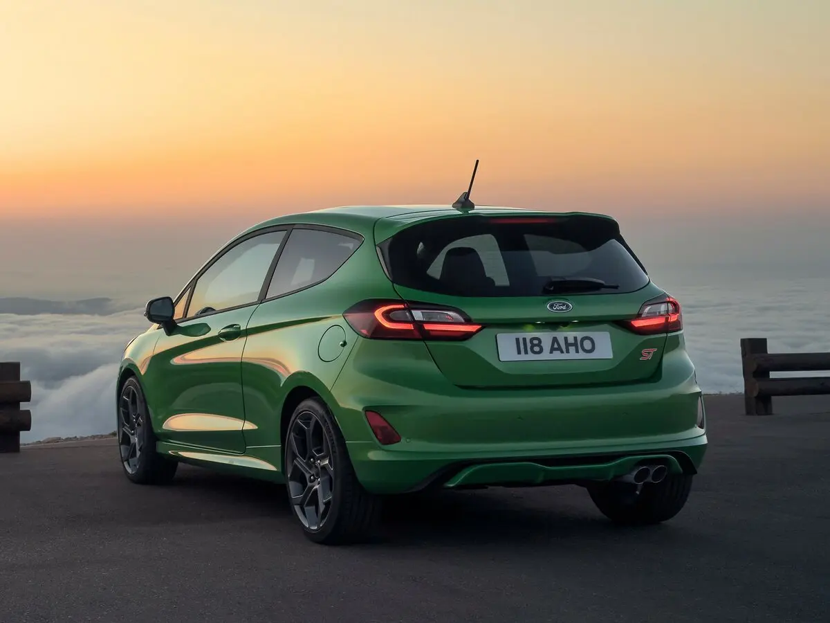 Ford Fiesta Mk7 Рестайлинг Хэтчбек 3 дв. — сүрөт 4