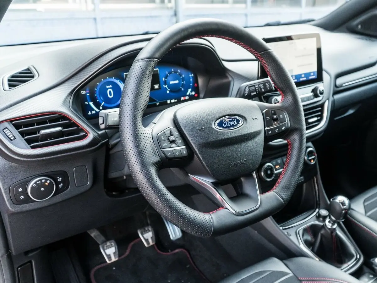 Ford Fiesta Mk7 Рестайлинг Хэтчбек 3 дв. — сүрөт 9