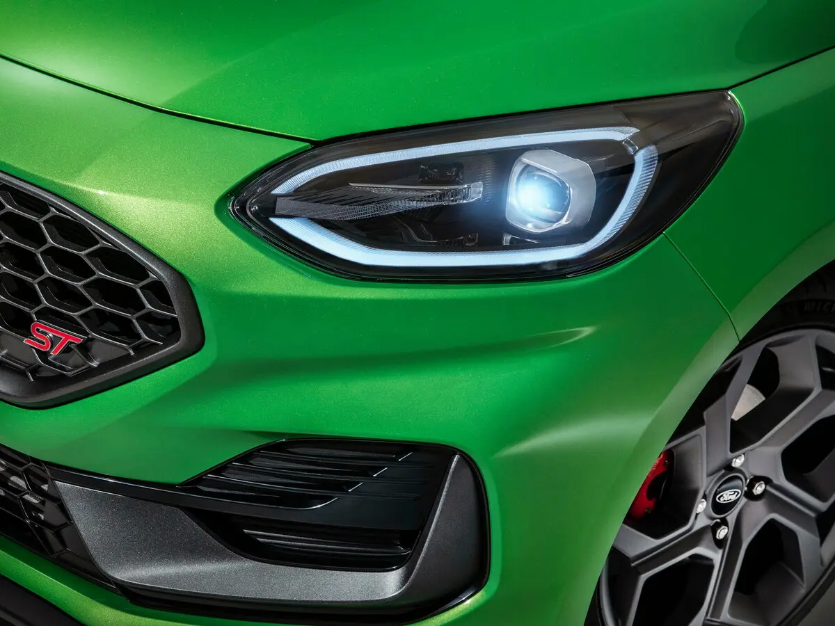 Ford Fiesta Mk7 Рестайлинг Хэтчбек 3 дв. — сүрөт 14