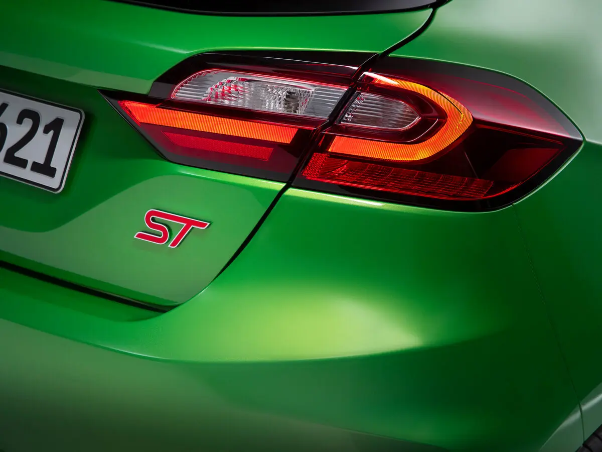 Ford Fiesta Mk7 Рестайлинг Хэтчбек 3 дв. — сүрөт 15