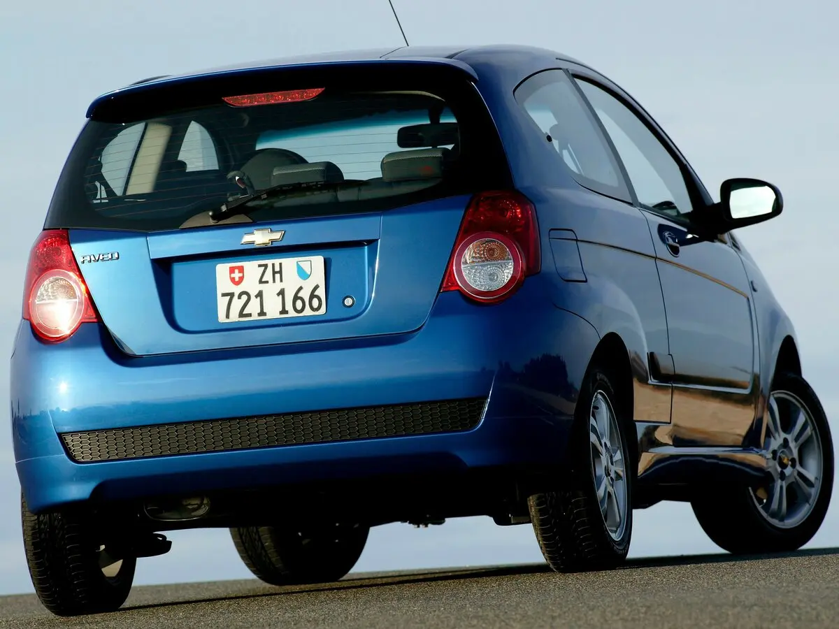 Chevrolet Aveo I Рестайлинг Хэтчбек 3 дв. — сүрөт 4
