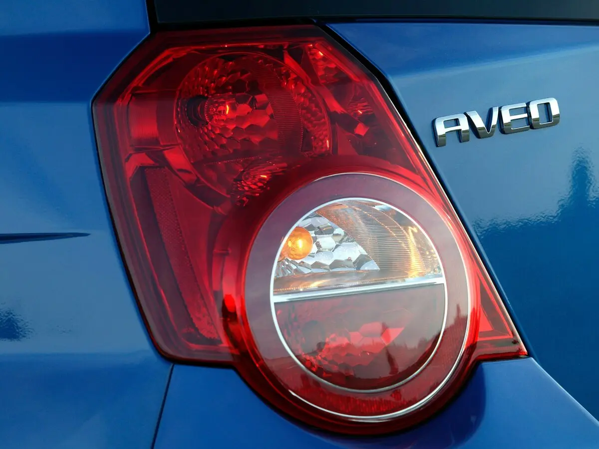 Chevrolet Aveo I Рестайлинг Хэтчбек 3 дв. — сүрөт 12