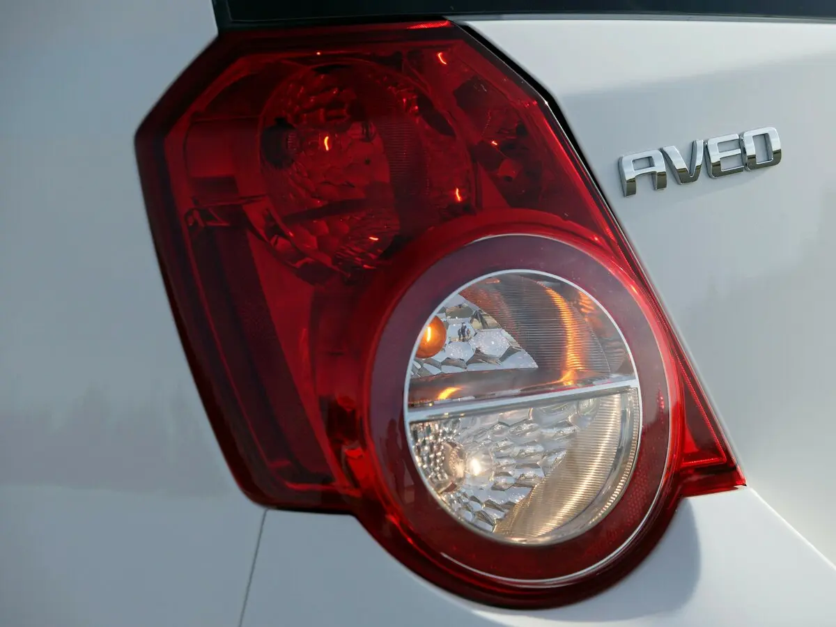 Chevrolet Aveo I Рестайлинг Хэтчбек 5 дв. — сүрөт 13