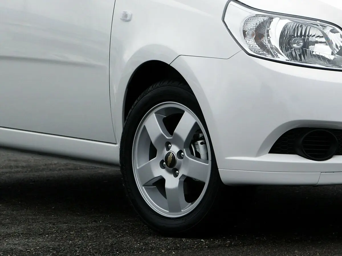 Chevrolet Aveo I Рестайлинг Хэтчбек 5 дв. — сүрөт 14