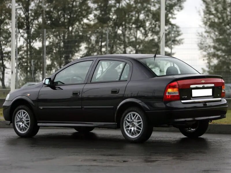Chevrolet Viva 2004 – 2008 Седан — фото 3