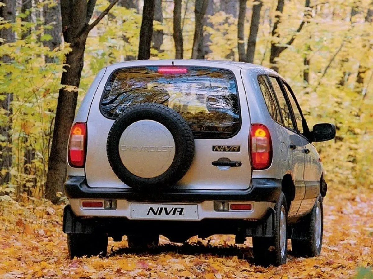 Chevrolet Niva I Внедорожник 5 дв. — сүрөт 4