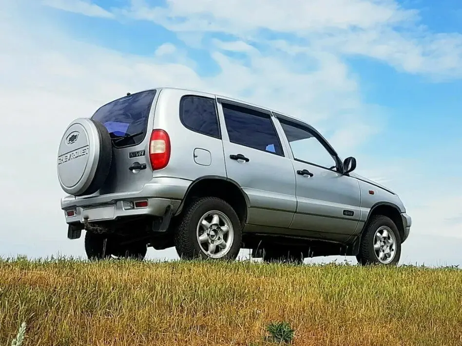 Chevrolet Niva I Внедорожник 5 дв. — сүрөт 5