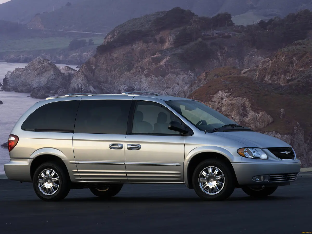 Chrysler Town & Country IV Минивэн — 照片 2