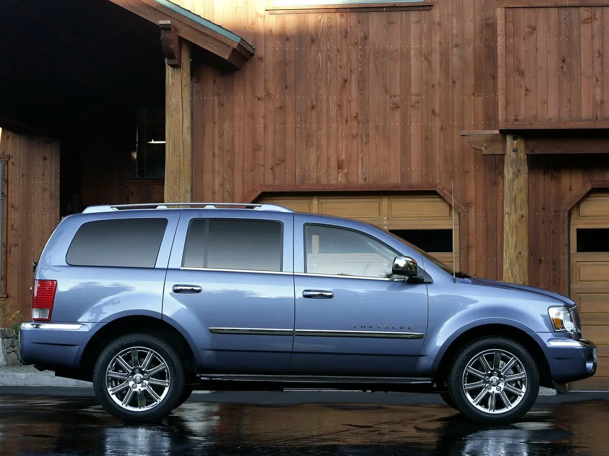 Chrysler Aspen 2006 – 2008 Внедорожник 5 дв. — сүрөт 2
