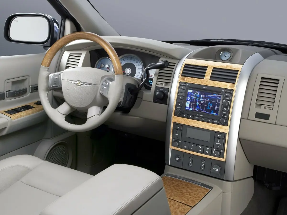 Chrysler Aspen 2006 – 2008 Внедорожник 5 дв. — сүрөт 6