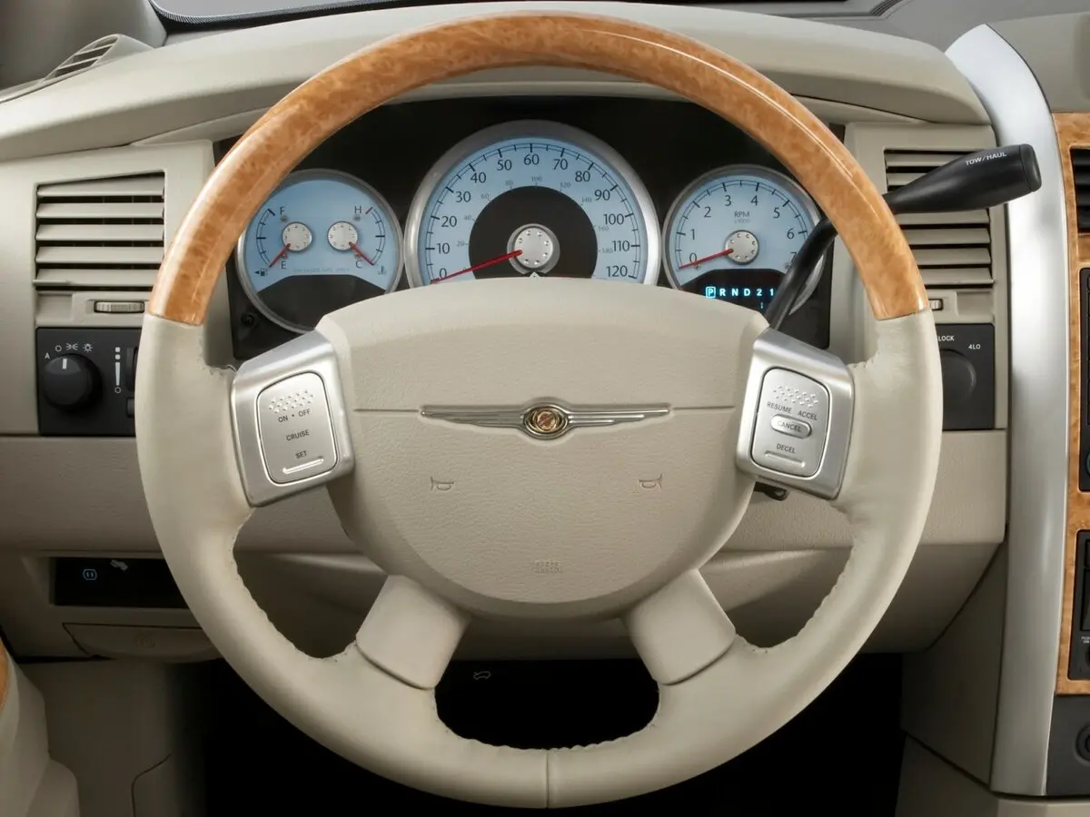 Chrysler Aspen 2006 – 2008 Внедорожник 5 дв. — сүрөт 9