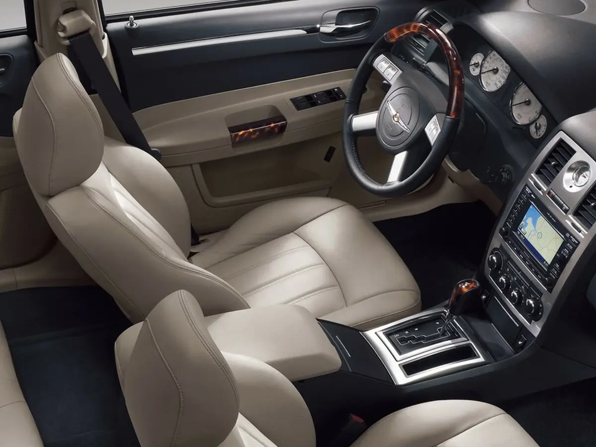 Chrysler 300C I Седан — сүрөт 6