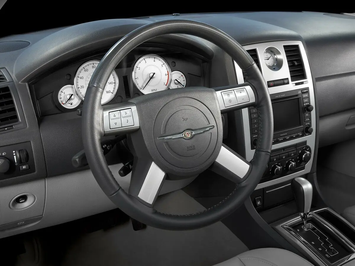 Chrysler 300C I Седан — сүрөт 7