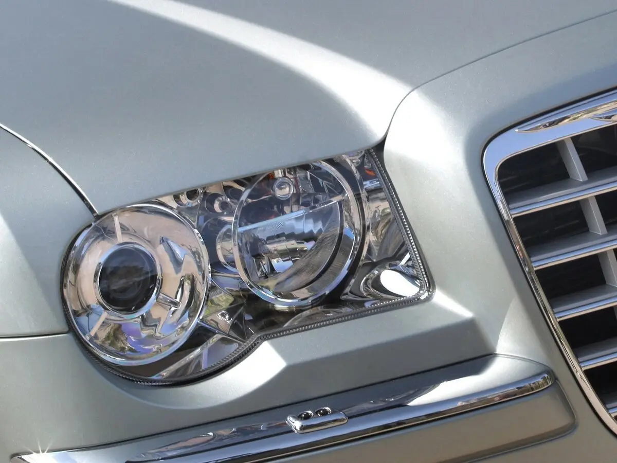 Chrysler 300C I Седан — сүрөт 11