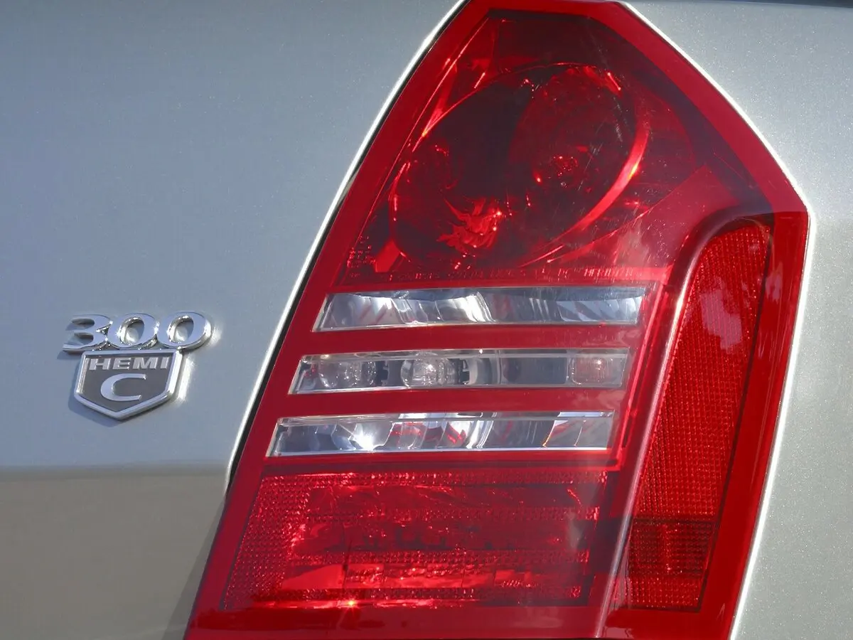 Chrysler 300C I Седан — сүрөт 12