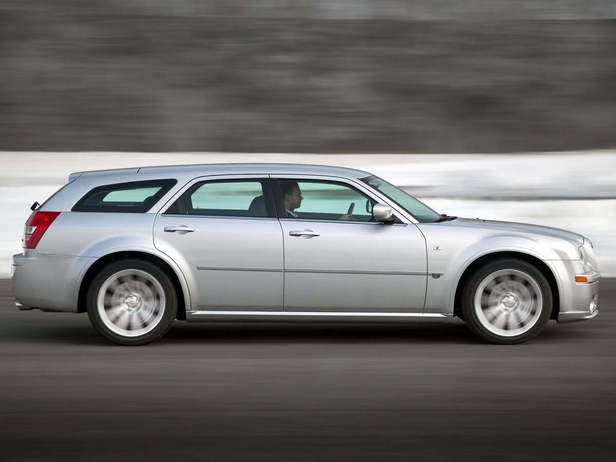 Chrysler 300C I Универсал 5 дв. — фото 2