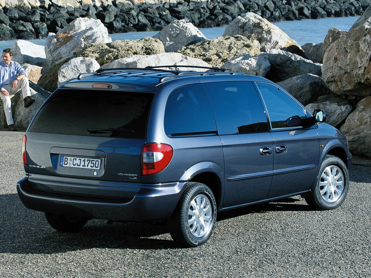 Chrysler Voyager IV Минивэн — фото 5