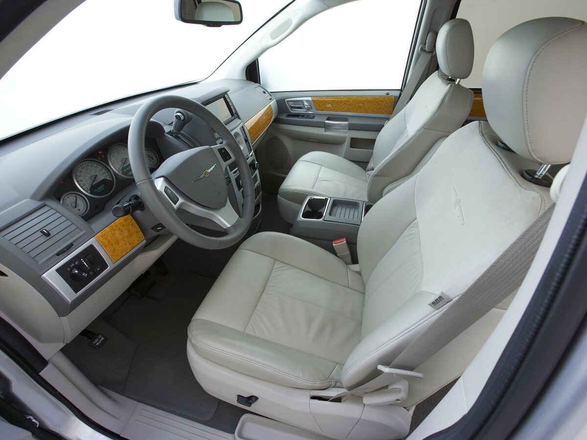 Chrysler Voyager V Минивэн Grand — фото 7
