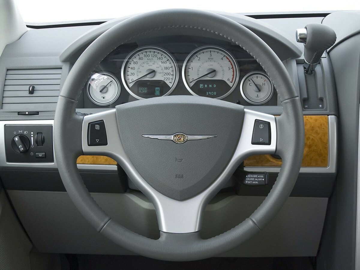 Chrysler Voyager V Минивэн Grand — фото 8