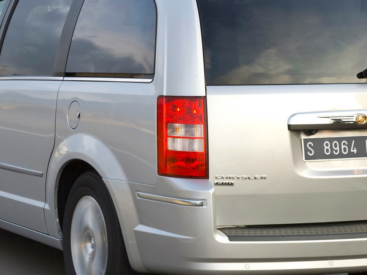 Chrysler Voyager V Минивэн Grand — фото 13