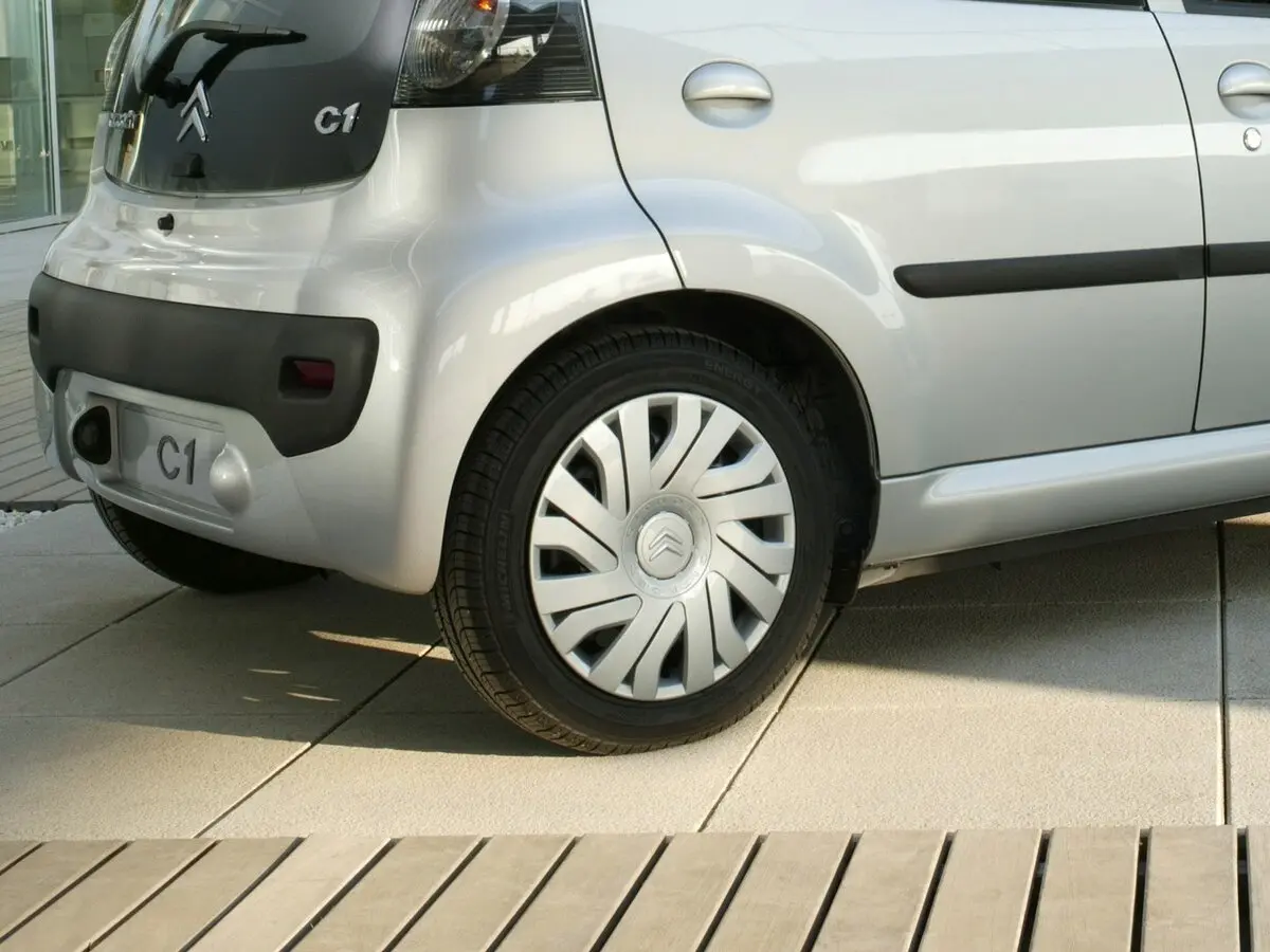 Citroen C1 I Хэтчбек 5 дв. — сүрөт 8