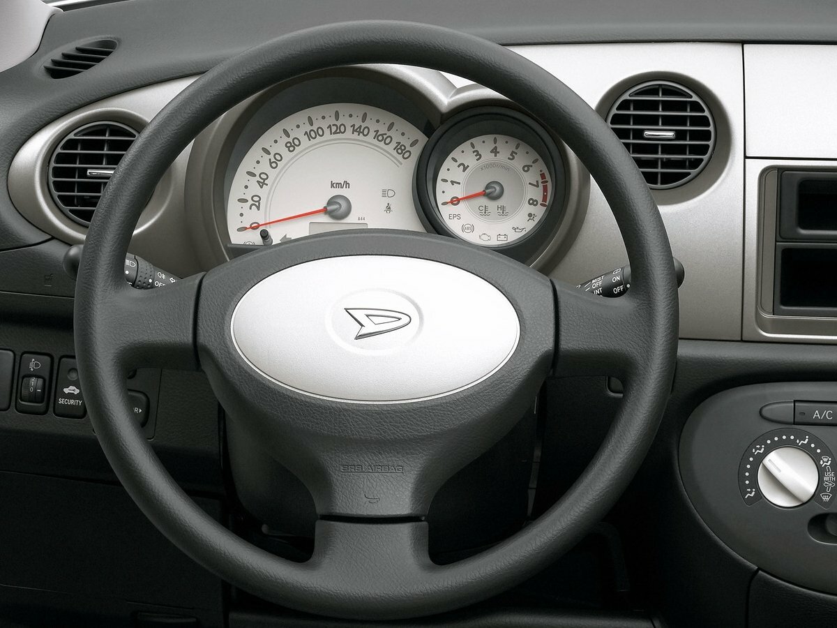 Daihatsu Trevis 2006 – 2011 Хэтчбек 5 дв.