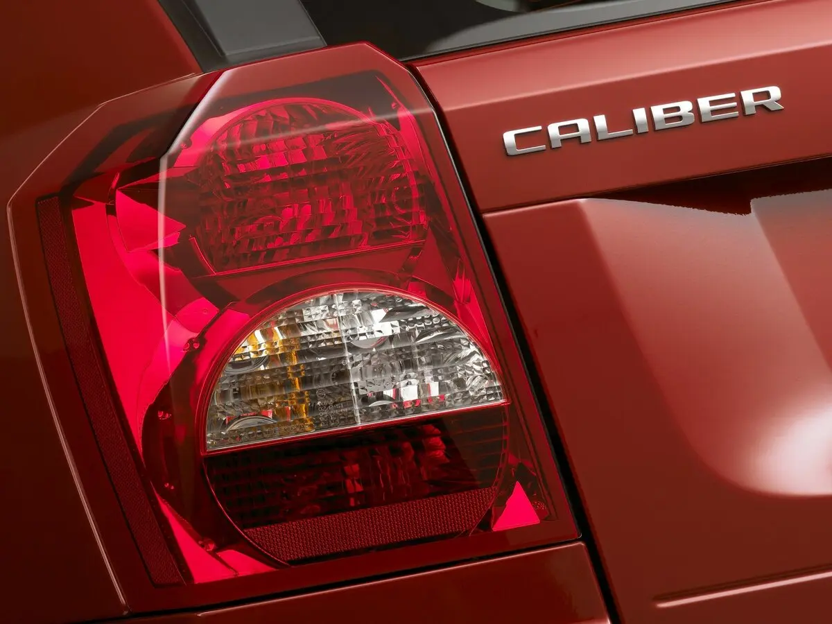 Dodge Caliber I Хэтчбек 5 дв. — сүрөт 15