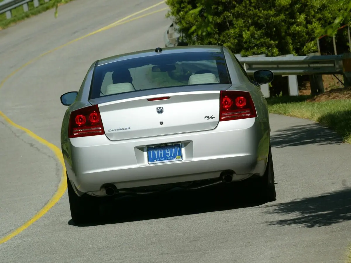 Dodge Charger VI (LX) Седан — сүрөт 3