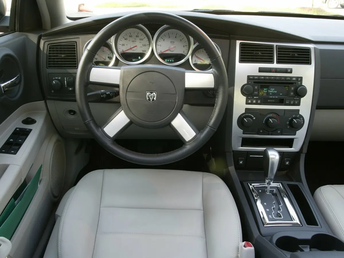 Dodge Charger VI (LX) Седан — сүрөт 7