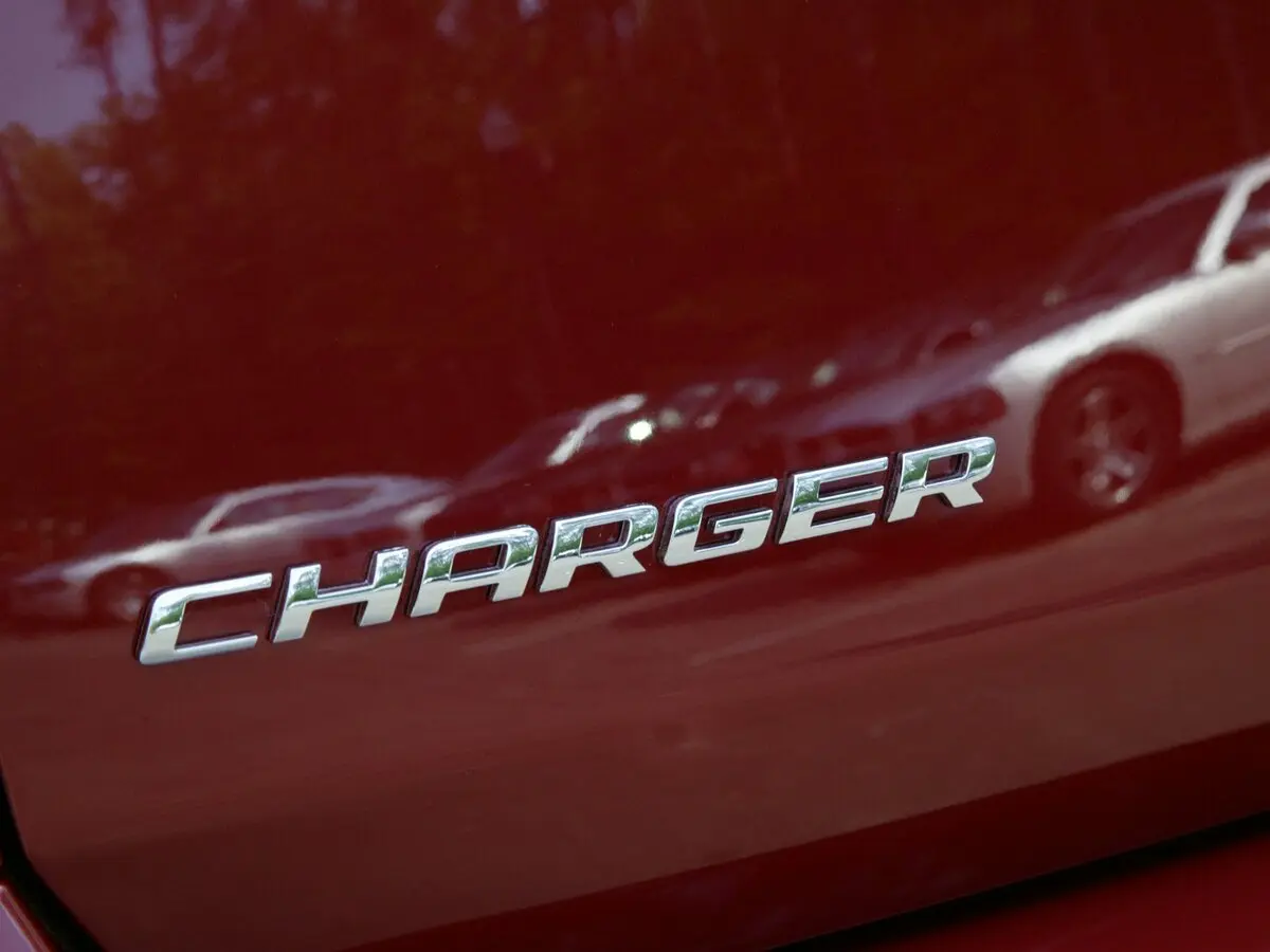 Dodge Charger VI (LX) Седан — сүрөт 8