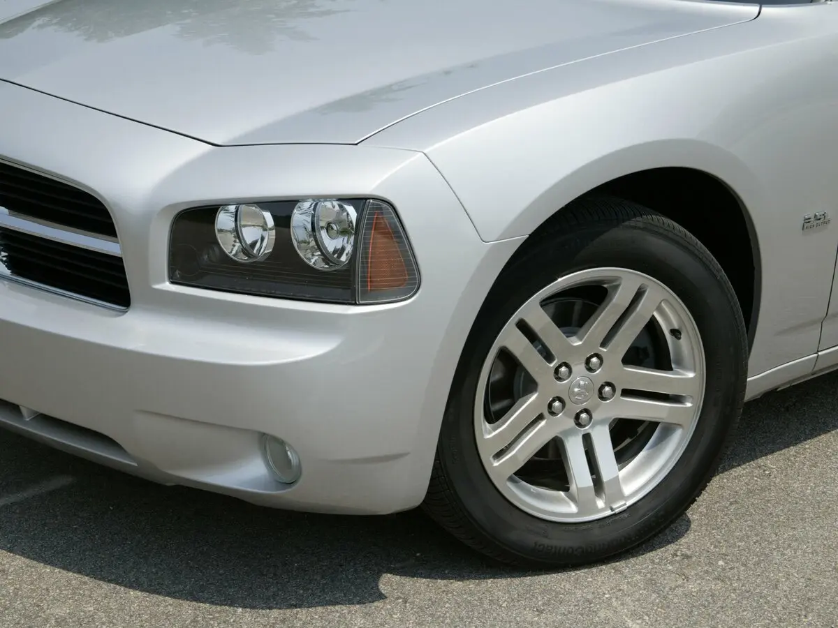 Dodge Charger VI (LX) Седан — сүрөт 9