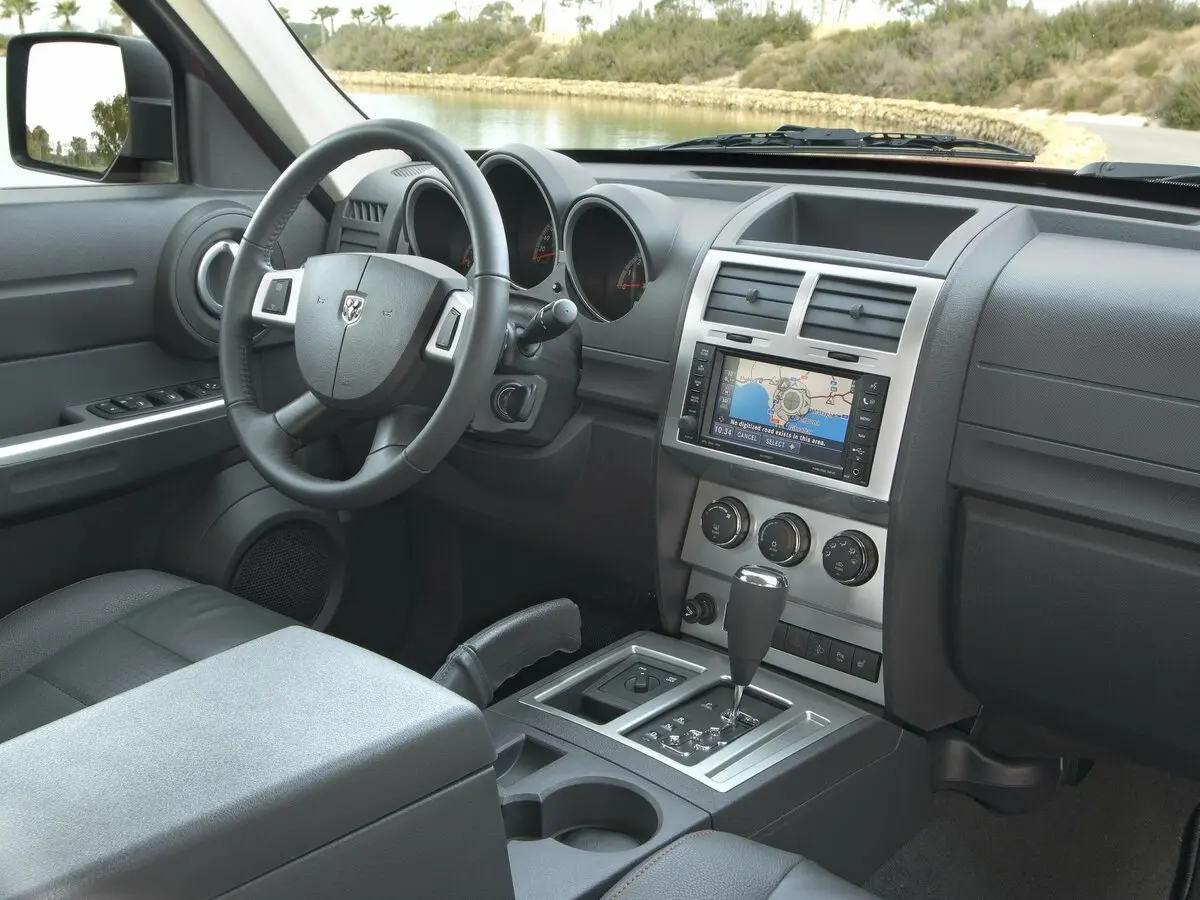 Dodge Nitro 2006 – 2011 Внедорожник 5 дв. — photo 7