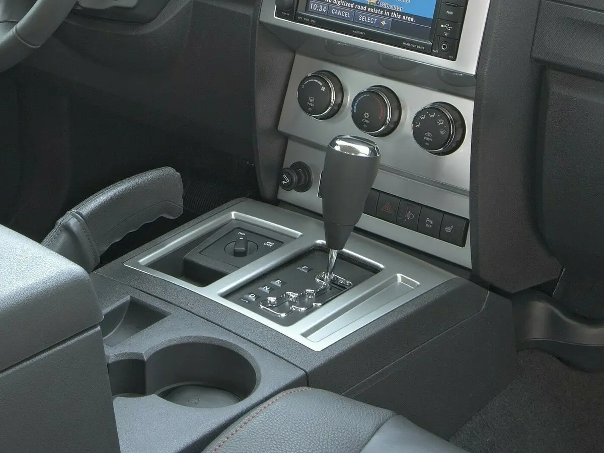 Dodge Nitro 2006 – 2011 Внедорожник 5 дв. — photo 11