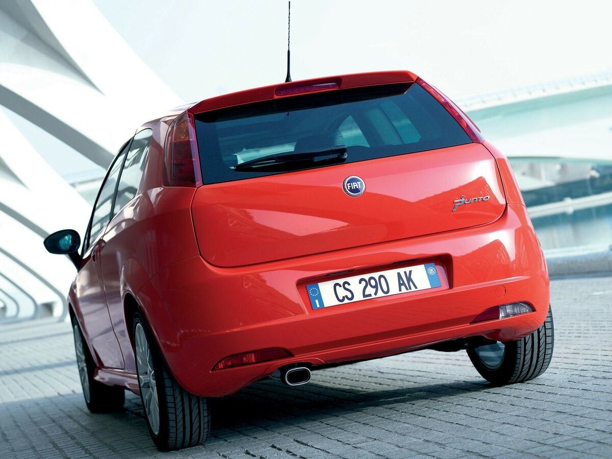Fiat Punto III Grande Punto Хэтчбек 3 дв. — фото 4
