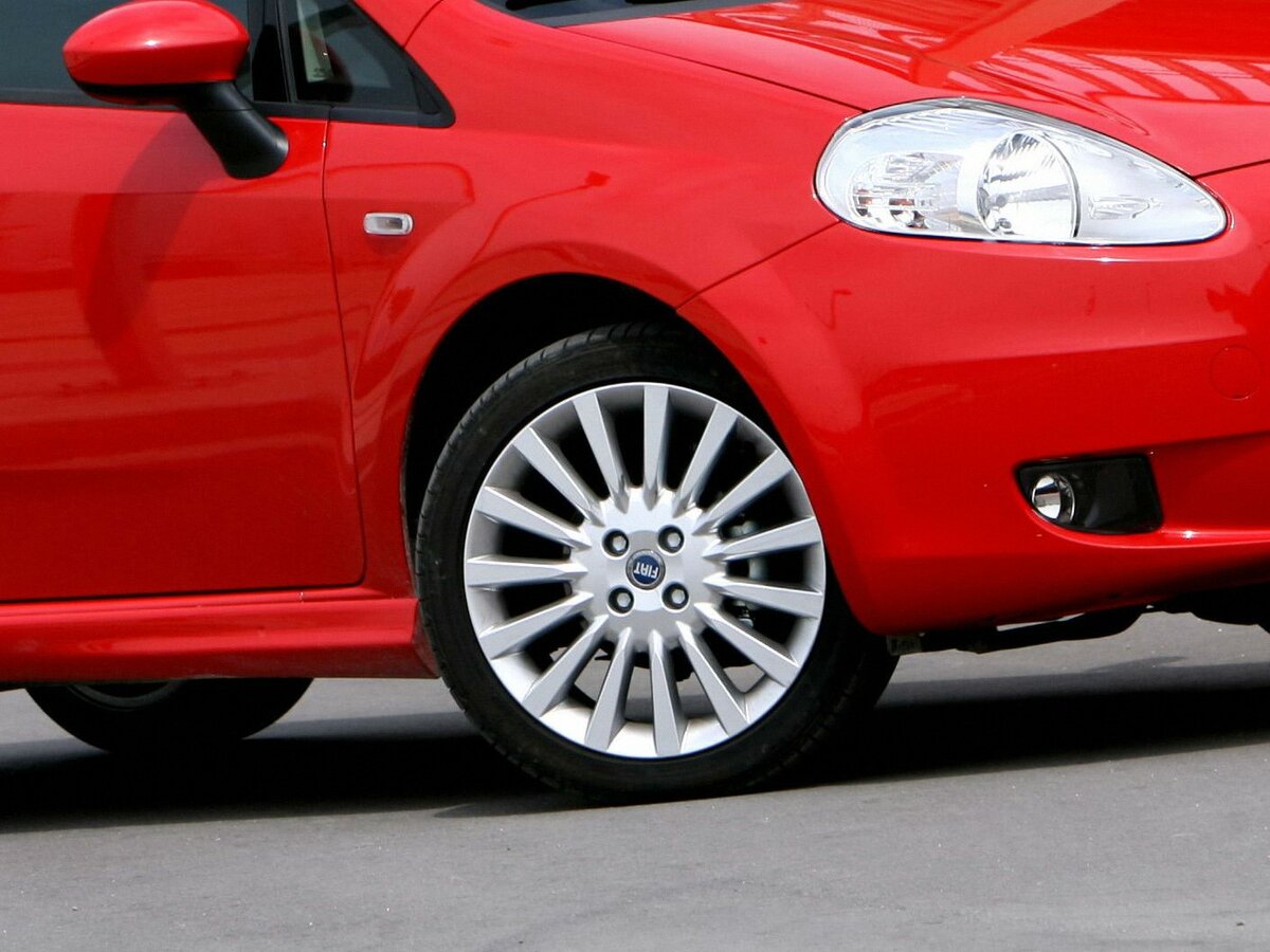 Fiat Punto III Grande Punto Хэтчбек 3 дв. — фото 18