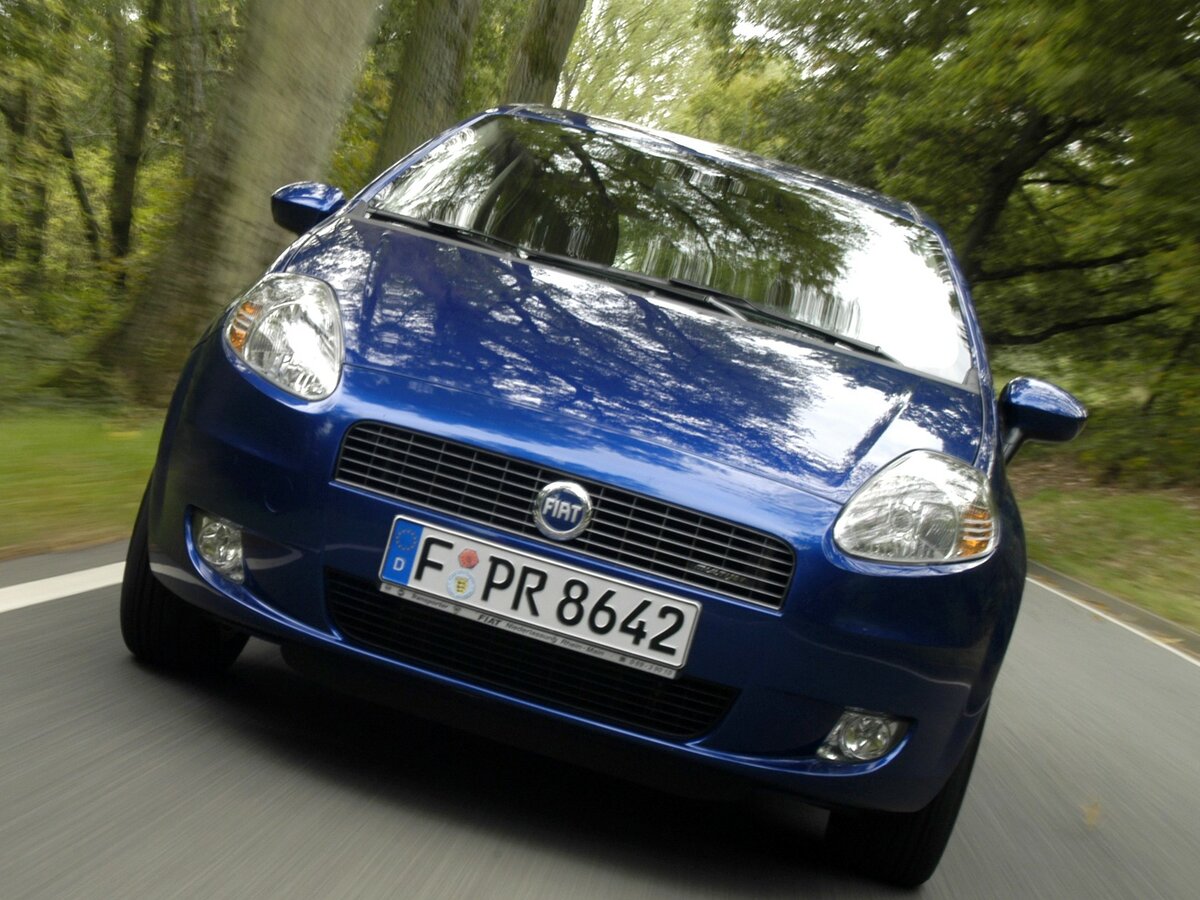Fiat Punto III Grande Punto Хэтчбек 5 дв. — фото 3