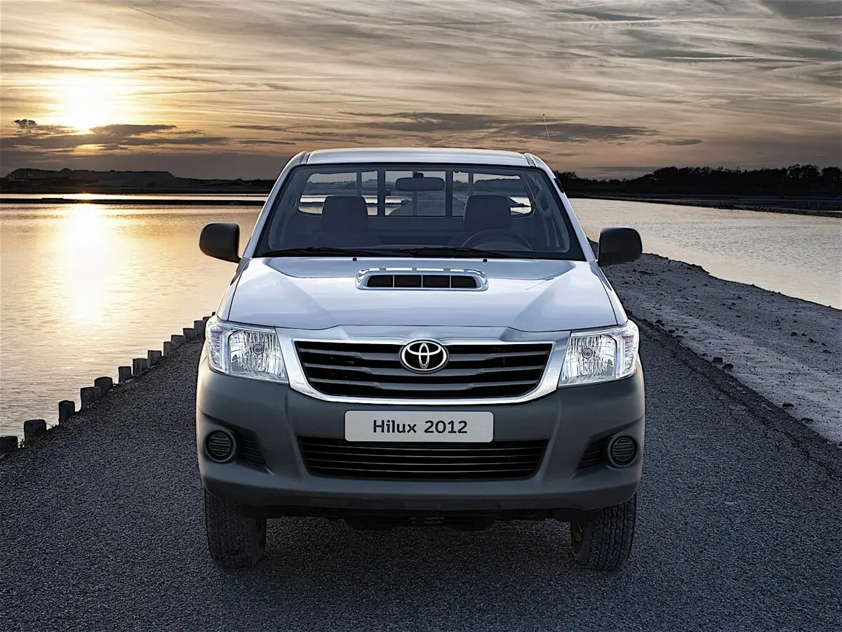 Toyota Hilux VII Рестайлинг Пикап Одинарная кабина — сүрөт 2