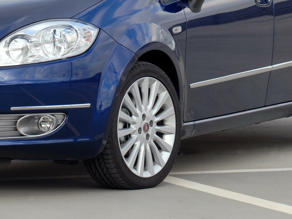 Fiat Linea 2007 – 2018 Седан — фото 16