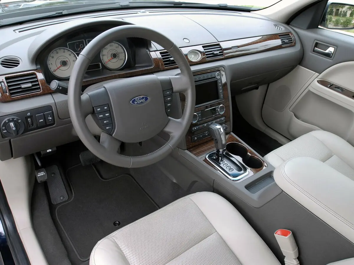 Ford Taurus V Седан — photo 7